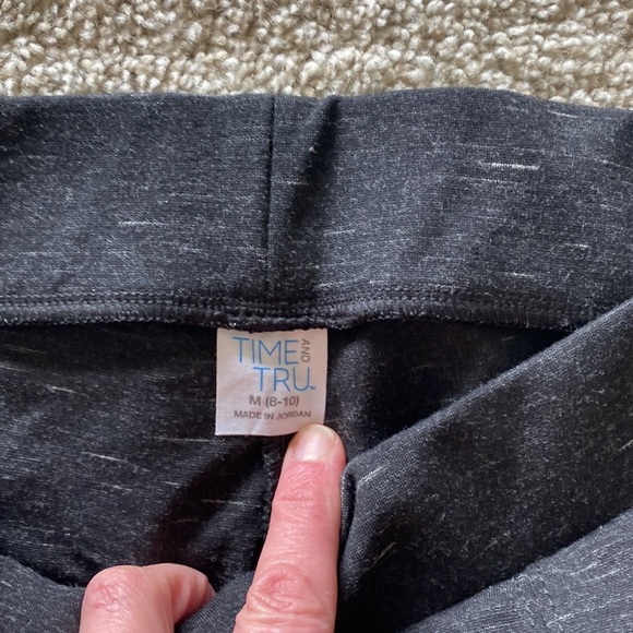 Time & Tru Black Print Leggings High Waisted EUC - Picture 3 of 6